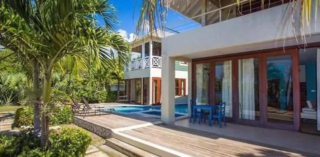 Hospitality Expert Little Waters Villa Негрил